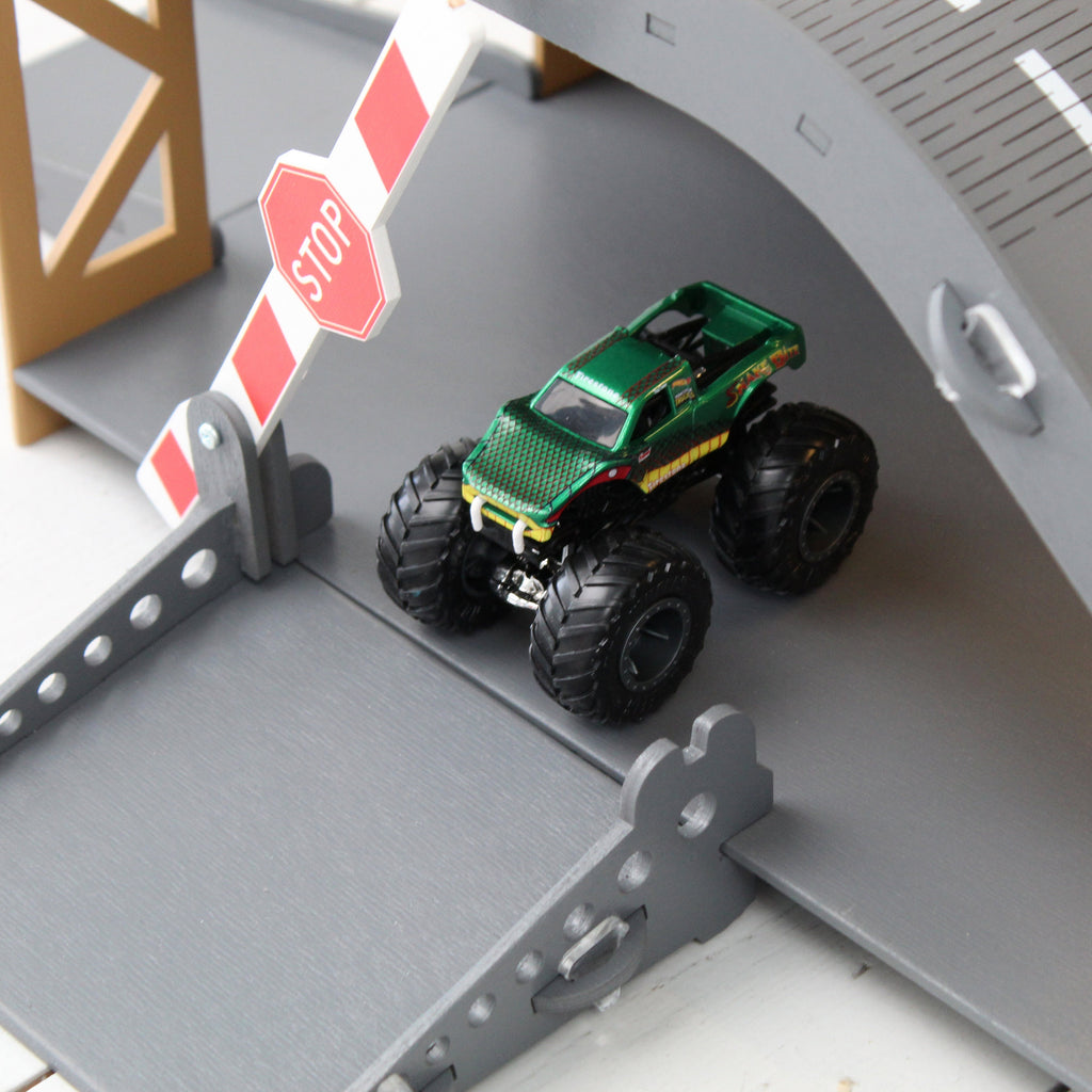 Toy Garage, Wooden Toy Car Storage, Diecast Toy Cars Shef, 3 4 5 year old boy gift, Toddler boy Birthday Present, Persolnalized Toy Storage