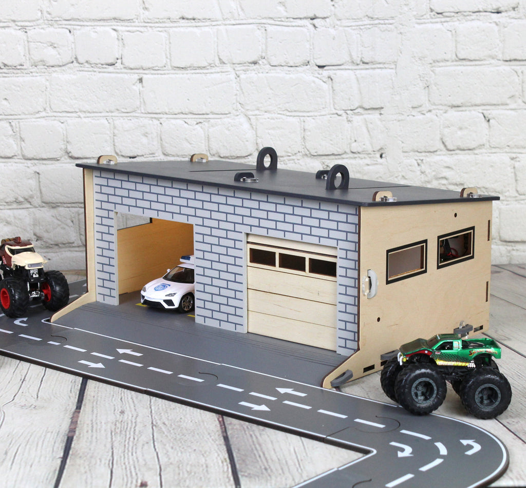 Toy garage with sectiona roll-up doors, pull-push to open doors mechanism, toddler gift 3 4 5 years old, toy garage