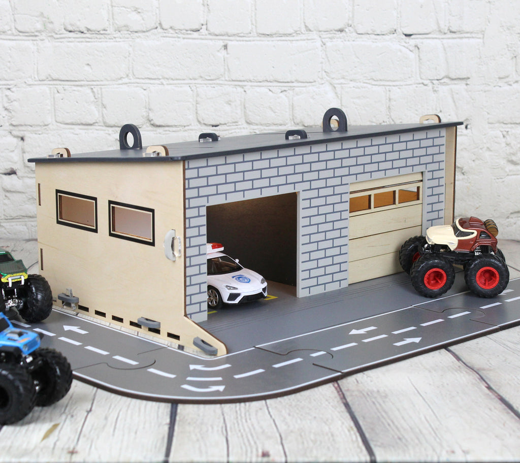 Toy garage with sectiona roll-up doors, pull-push to open doors mechanism, toddler gift 3 4 5 years old, toy garage