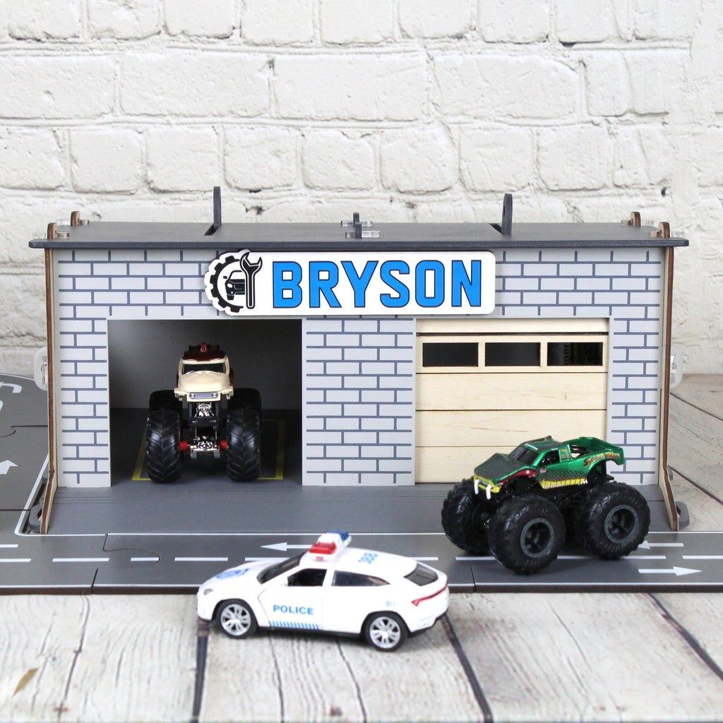 Toy garage with sectiona roll-up doors, pull-push to open doors mechanism, toddler gift 3 4 5 years old, toy garage