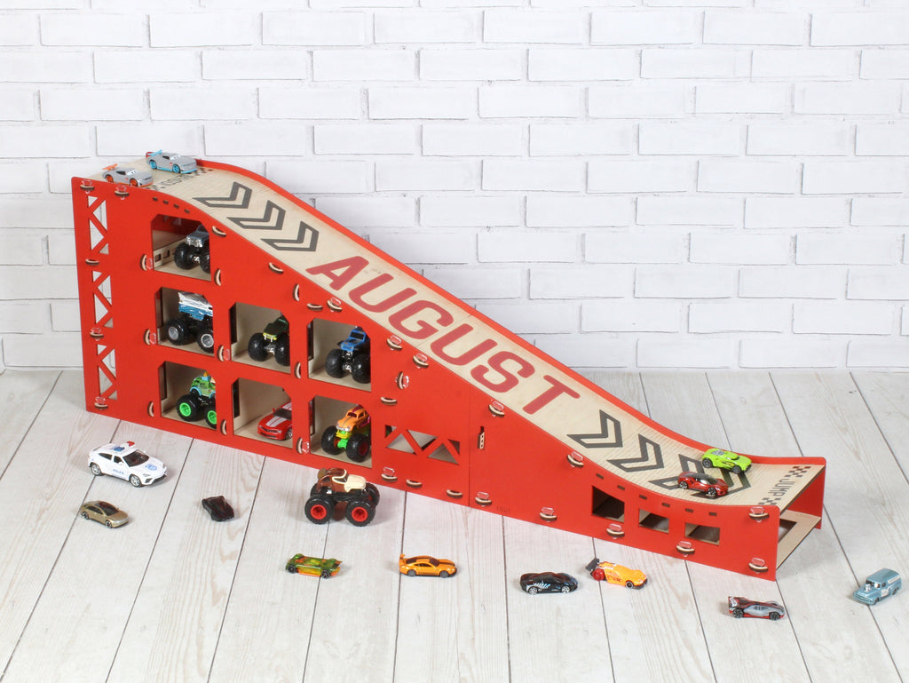 The durable 5mm plywood construction of the toy car ramp, built to last.