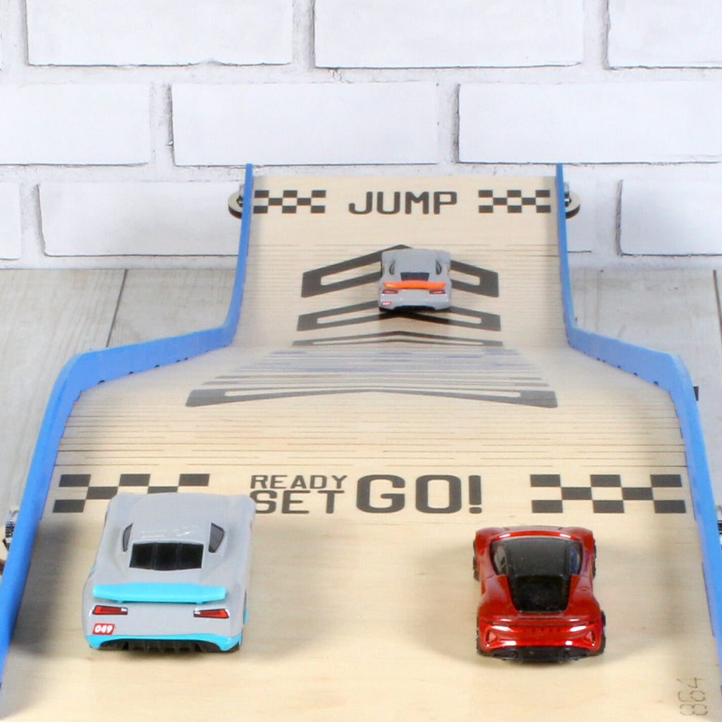 Toy Car Jump Ramp, Toy Vehicles Stunt Slope, Monster Truck Display Rack for 1:64 scale and larger