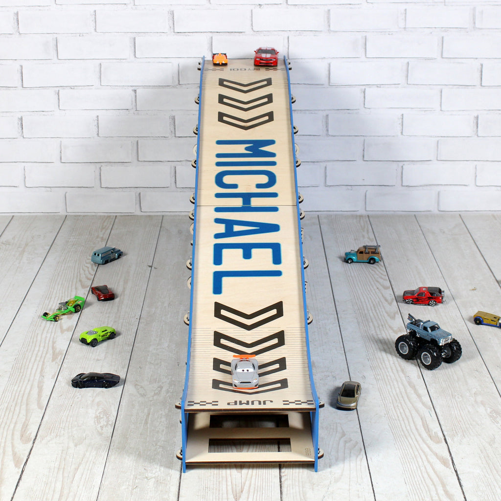 Toy Car Jump Ramp, Toy Vehicles Stunt Slope, Monster Truck Display Rack for 1:64 scale and larger