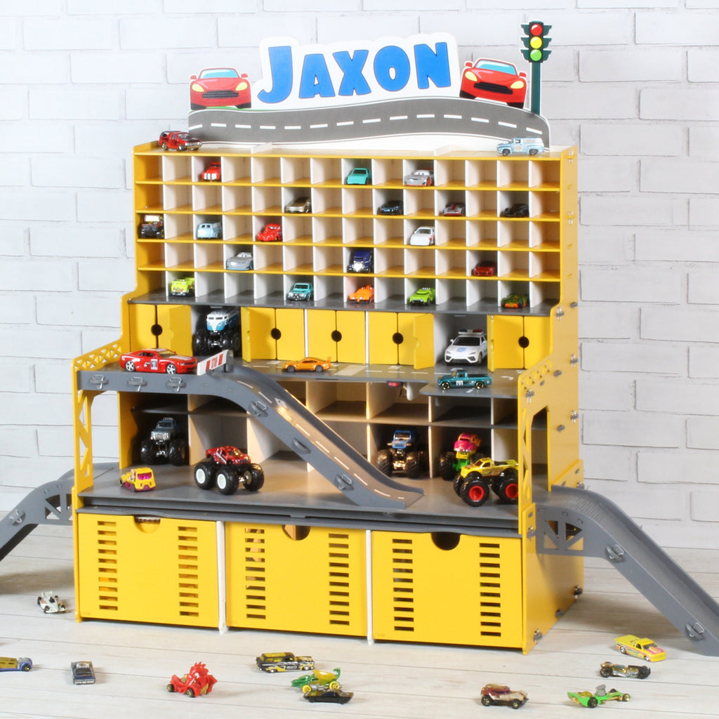 Imaginative playset for toddlers, with a toy car garage and interactive car wash feature